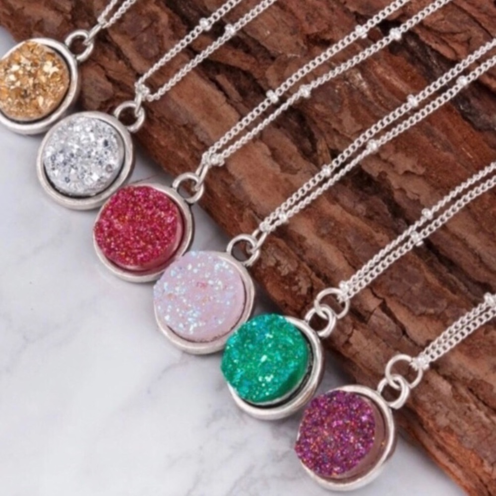 🌍HANDMADE GREEN DRUZY SET EARRINGS AND NECKLACE - Picture 2 of 4